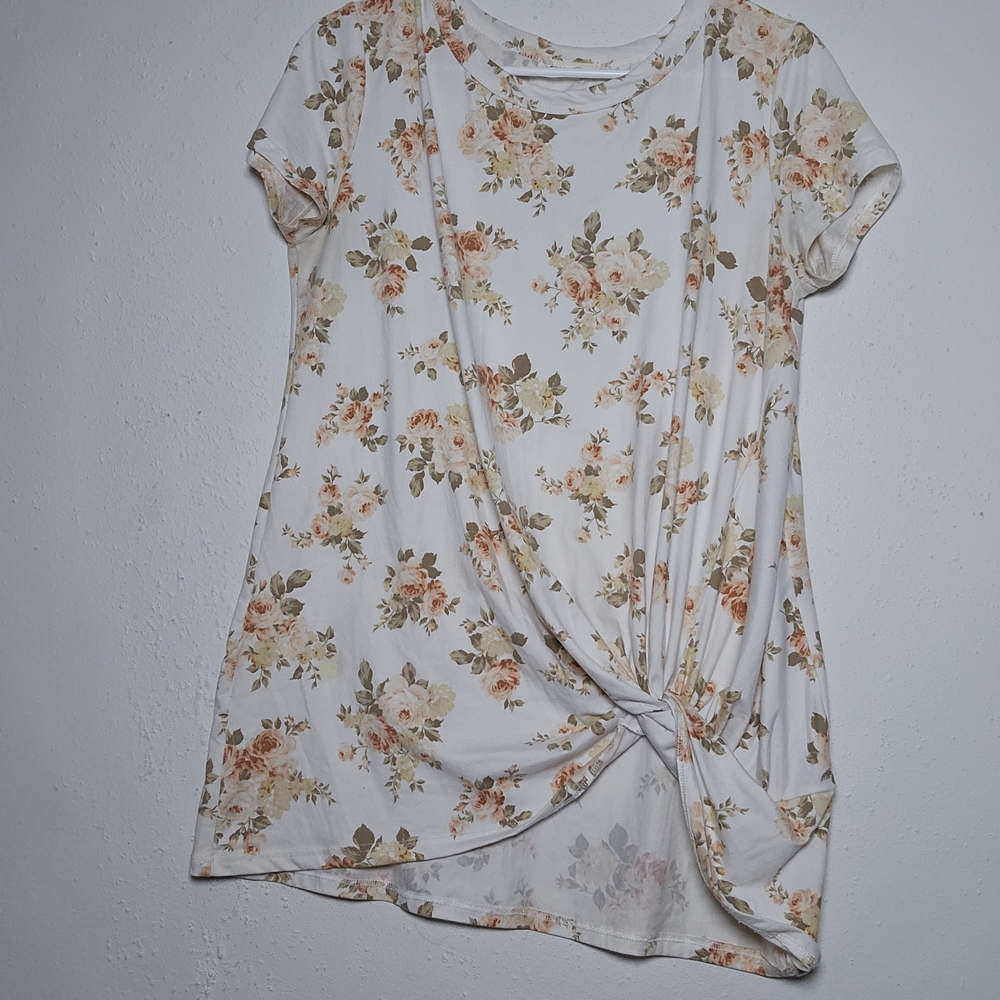 Floral Twist-Front Short‎ Sleeve Top